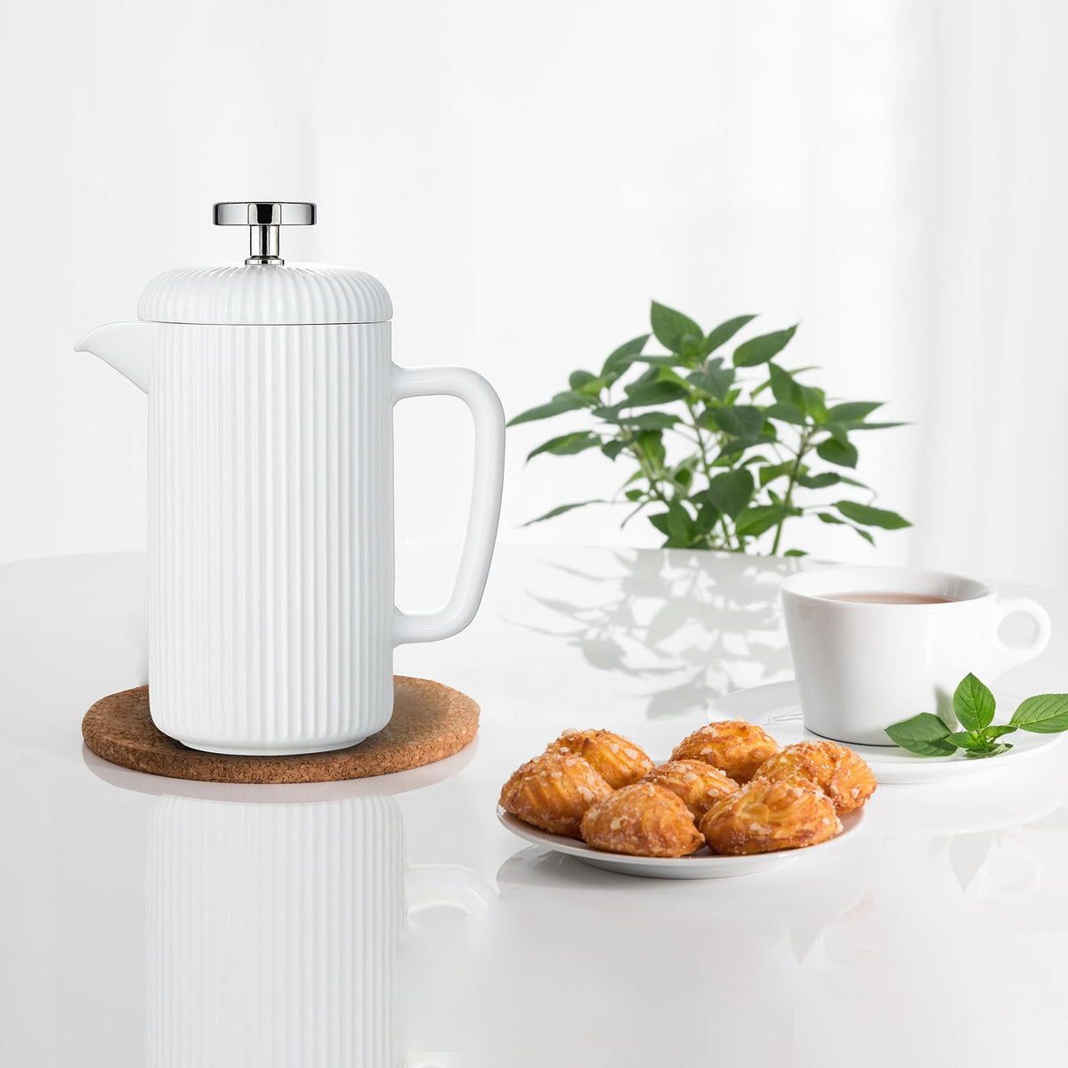 Porcelain French Press 22 fl oz Coffee Tea Maker with Stainless Steel Plunger Ivory D286145