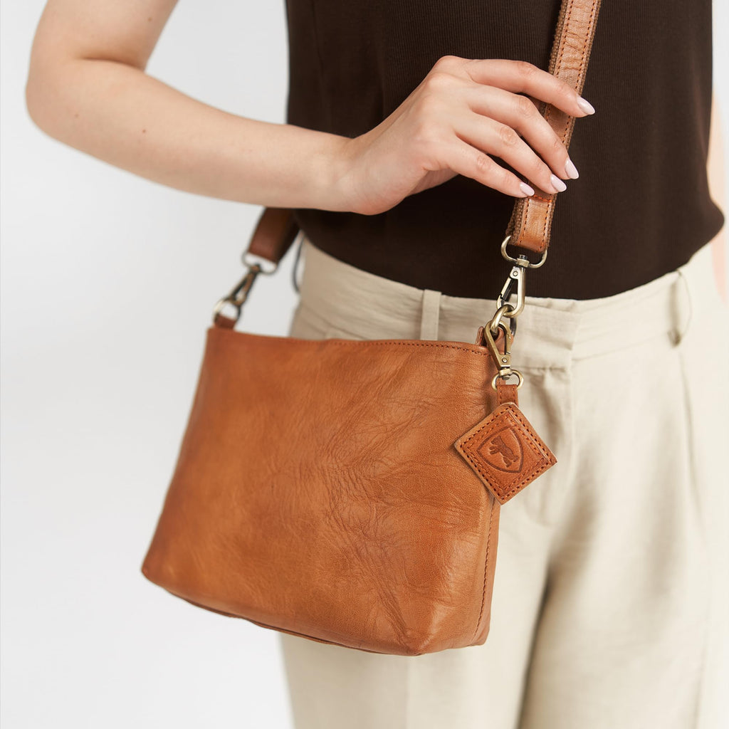 Full Grain Leather Crossbody Purses Q56962