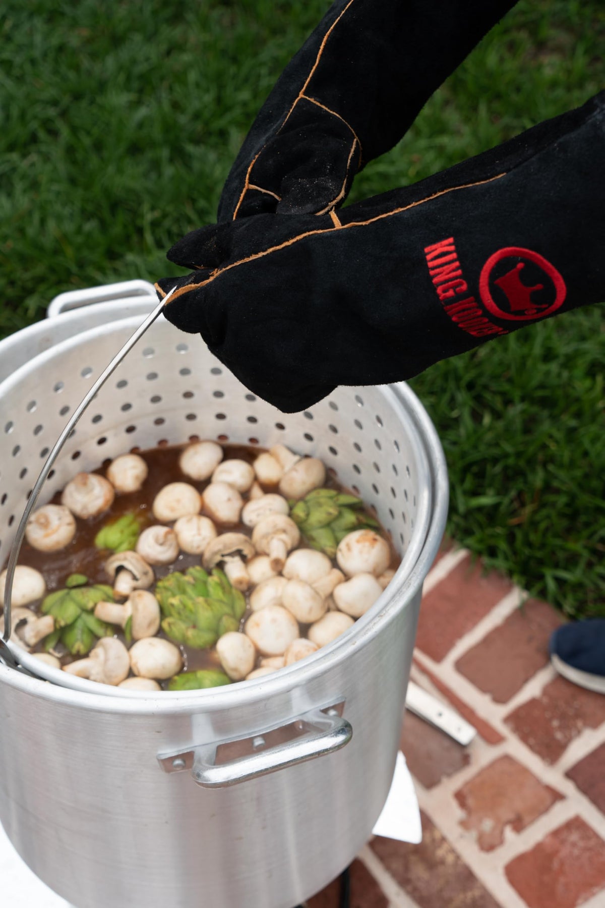 Portable Propane Outdoor Boiling Package with 60 Qt. Aluminum Pot, Basket, Lid and Jet Burner N8606