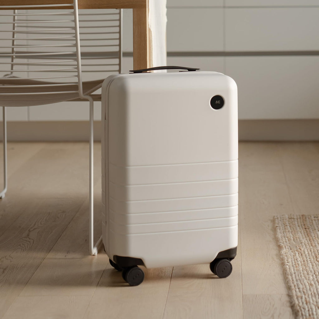 21 Inch Hardside Spinner Suitcase Z985
